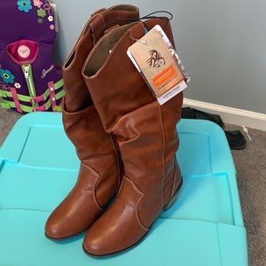 Women’s Legendary Whitetails boots, USA size 6 brand new